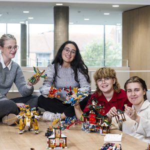 Samarbejde mellem studerende på entreprenoerskab og design på Iba Erhvervsakademi i Kolding og LEGO.