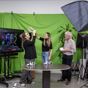 Stemningsbillede af testpersoner til VR