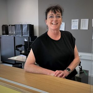 Fleur Artmann i receptionen hos IBA.