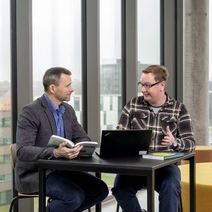 Billede af undervisere Jon og Ivan.