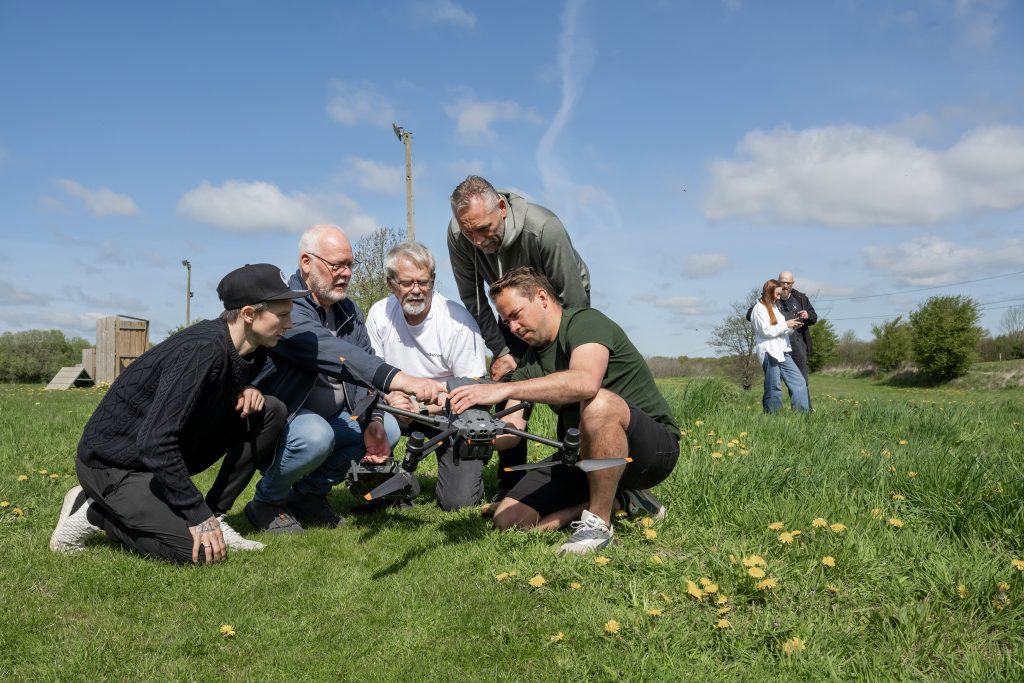 Droneholdet i marken. 
