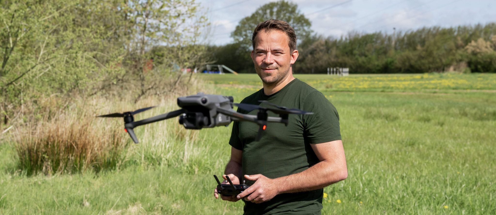 Drone-flyver Lui holder øje med Ribe fra oven