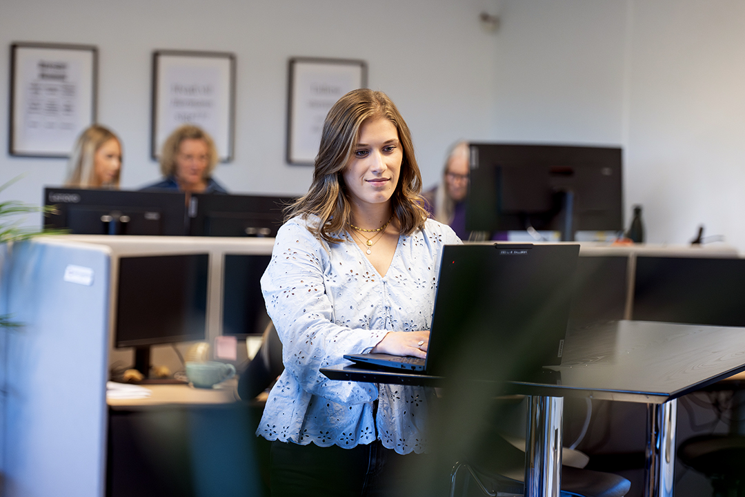 Cecilie Callesen arbejder hos Würth, hvor hun også var i praktik.