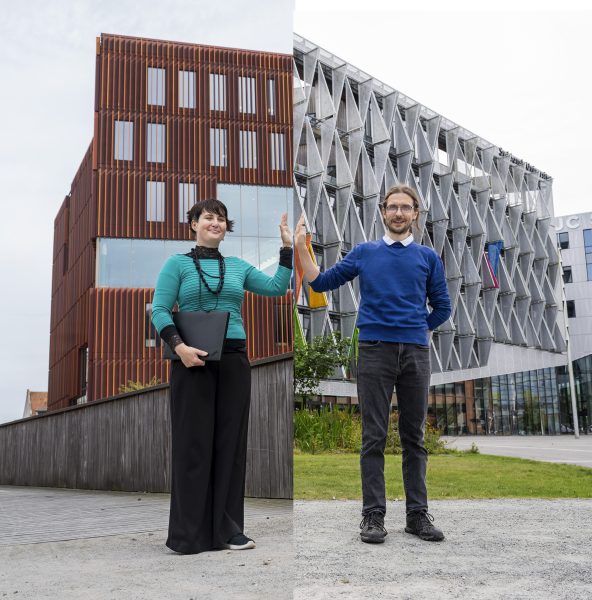Foto af 2 mennesker der giver high five