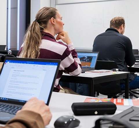 Undervisning i klasselokale på efteruddannelse