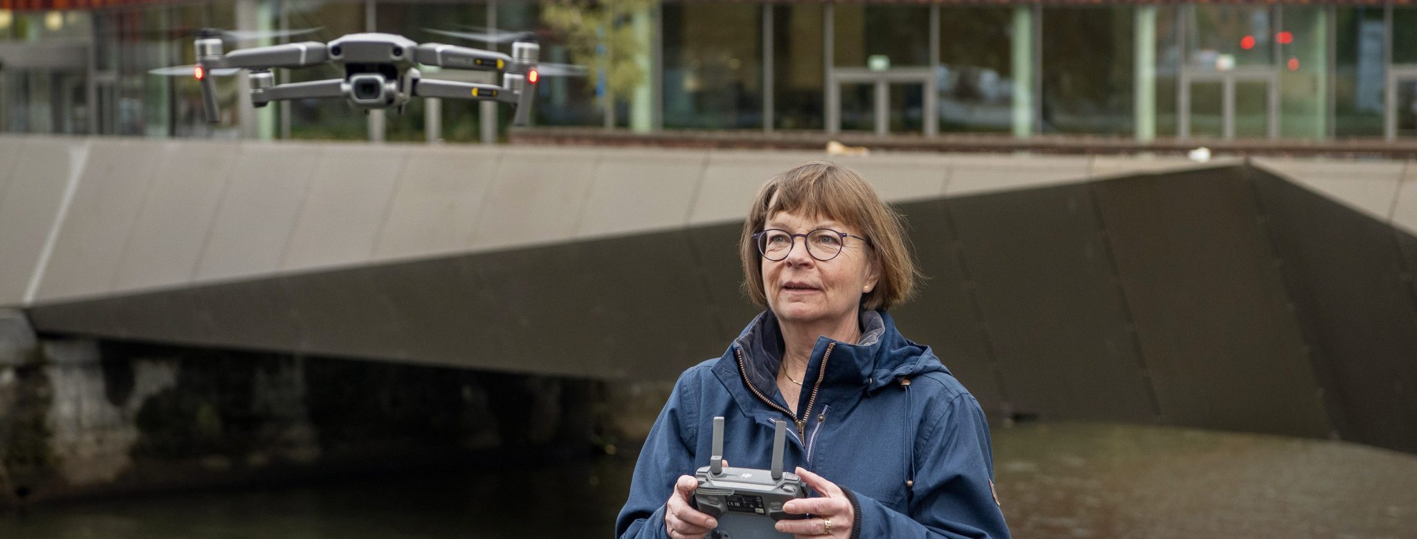 Erfaren hundetræner lærte at tæmme droner